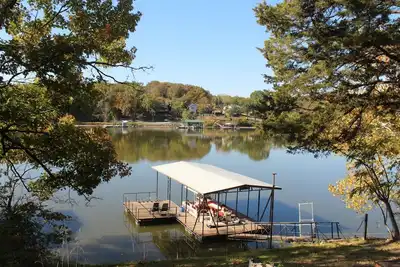 Image de Beautiful waterfront house in Warsaw with swimming dock and a place foryour boat