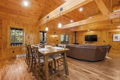 Image de Bear Lodge: Lakeside, Private Beach, Fire Pit!