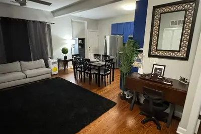 Image de Tranquil 2-bedroom condo in charming Chicago with WiFi, Ac