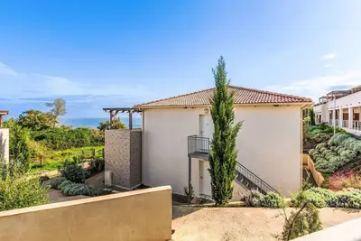 Image de Joli appartement pour 5 personnes avec piscine, Wifi, climatisation, Tv et terrasse