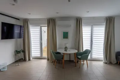 Image de Comfortable, spacious family apartment with large balcony.