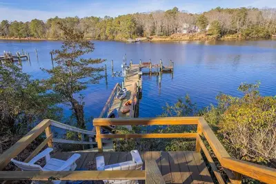 Image de Waterfront Getaway with Game Room, Kayaks, Perfect for Families