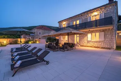 Image de Spacious 6-bedroom villa in lovely Komolac with WiFi, Ac