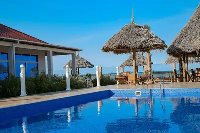 Image de Oceanfront 6 one-bedroom villas resort in Southeast of Zanzibar island