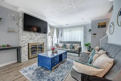 Image de Minutes to Uptown! Near Shops & Transit Special Offer