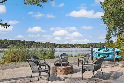 Image de Charming waterfront 3-bedroom house in lovely Tobyhanna with WiFi