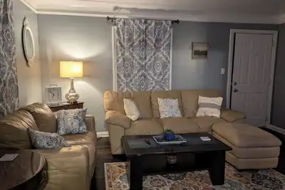 Image de Relax in Redford -Charming 2-bedroom, 1 bath house