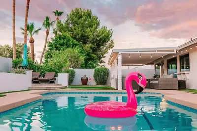 Image de New 4br • Heated Pool • Putting Green • Game Room
