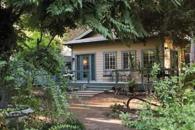 Image de Charming cabin getaway in tranquil Silverado Canyon in the Santa Ana Mountains