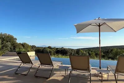 Image de Panoramic sea view & infinity pool villa in Istria