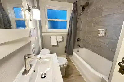 Image de Fabulous 2-bedroom house minutes to Downtown Seattle