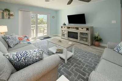 Image de 2nd Row, 1 Br Condo - Cricket 101