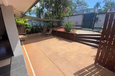 Image de Mooloolaba - Single storey house, 11 minute walk to the patrolled swimming beach