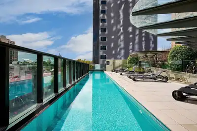 Image de Discover Melbourne from a Stylish City Retreat