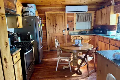 Image de Top of the World, rustic cabin & retreat