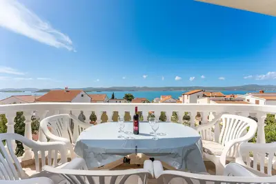 Bel appartement à Sveti Filip i Jakov