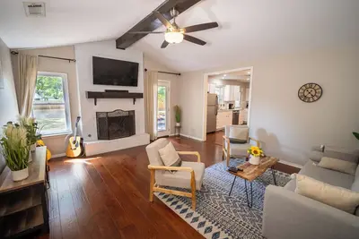 Image de Cozy 4br, Bbq Grill, 10 minutes from Downtown!