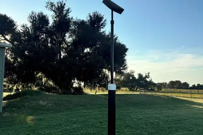 Image de “Secluded Ranch Retreat: 3br Home w/ Pond, Trails, Wildlife & Modern Amenities”