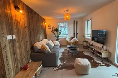 Image de 3 bedroom flat in Briançon-Serre Chevalier, 150m from lift, shops & restaurants