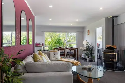 Image de Family Home with Spa, Office, Bbq, Ev Charging and Camper/Motorhome parking