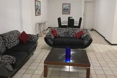 Image de Apartment 270m close to the beach, well located. 4 bedrooms with balcony. Very spacious.