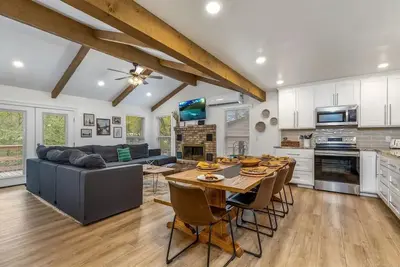 Image de Spacious 5-bedroom house in Grove with Ac, Wifi, Boat Parking. Sleeps 14.