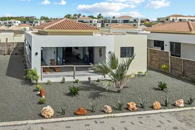 Image de Villa Mambolicious, Mambo Beach, Villa with private pool near beach.