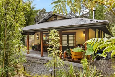 Image de Volcano Tea House Cottage - Spa Bath, Hot Tub, and Fireplace with Japanese Decor