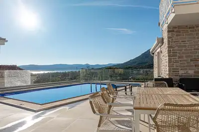 Superbe maison à Stankovic avec WiFi