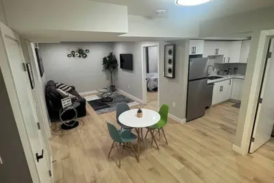 Image de Cozy 3br Suite at Winnipeg South