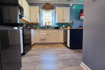 Image de Boro Breeze Island Escape - Cozy, Close, Amenities, Sleeps 8