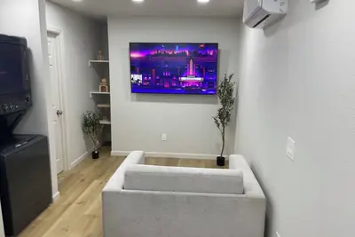 Image de Cozy house in peaceful Modesto with WiFi, Ac