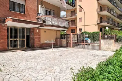 Image de Confortable appartement avec climatisation, Wifi, Tv, balcon, animaux admis et parking
