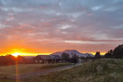 Image de Spacious new build just 8 mins from town.