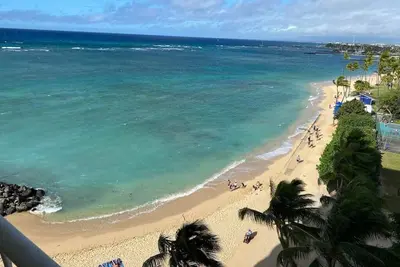 Image de Oceanfront Corner Unit w/ Magnificent Views, Kitchen, Lanai, WiFi, Ac+W/D–Waikiki Shore 800