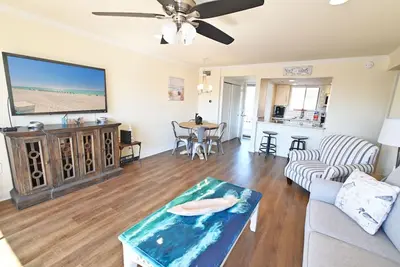 Image de Sandpiper Cove  2047 1-Bedroom Condo Overlooking Canal – 5-Minute Walk to the Beach Destin, Fl