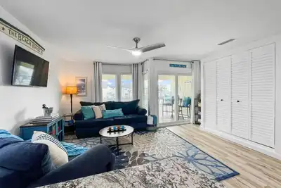 Image de Sandpiper Cove Unit 8207 Updated Studio In Destin, Fl Free Beach Chair Service from March 1 to October 31.