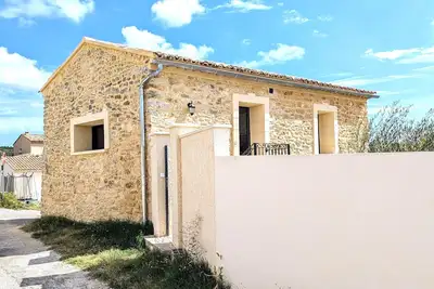 Image de Mazet en pierre dans la vallée de la Cèze