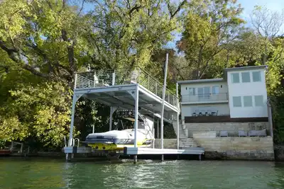 Image de Peaceful Lake Retreat: Modern Comfort, Scenic Views and Fires Under the Stars