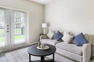 Image de Landing | Spectacular 2bd, Pool, Courtyard