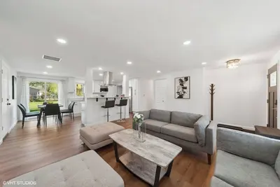 Image de Charming 3-bedroom/ 2 Bath Single Family Home/ Schaumburg