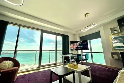 Image de Beachfront 2br Premium Holiday Home\n\n