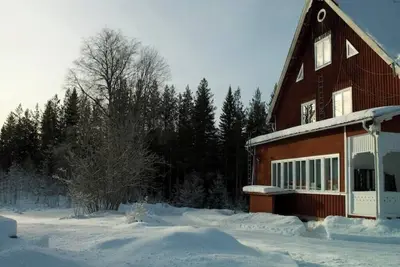 Image de Enormt hus och 350m egen sandstrand Hedsjö