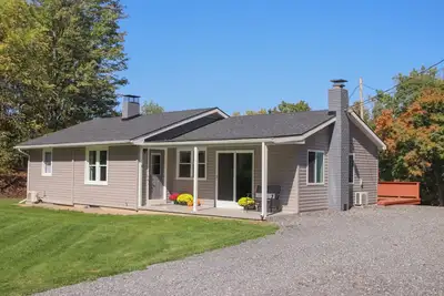 Image de Clean & Private Mountain Home