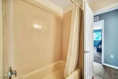 Image de Updated 5 bdrm, lg pool/spa/waterfall, Gm Rm, 451