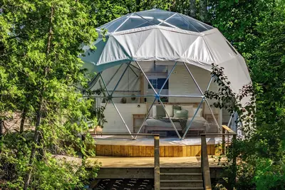 Image de Lakeside Dome Retreat: Private Dock, Hot Tub & Starry Nights