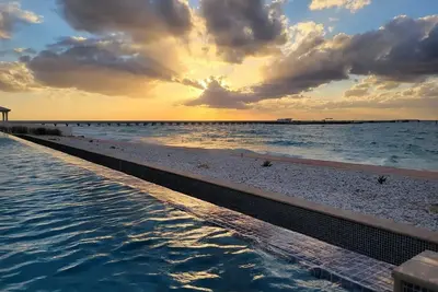 Image de Infinity Pool Access 2/2 Bimini Bay Resort Condo, Golf Carts Optional