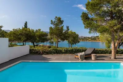 Image de Wonderful Crete Hotel | Seafront Bungalow | Private Pool | Furnished Veranda | Panoramic Views on Mirabello Bay | Hotel Wellness & Gym | Agios Nikolaos