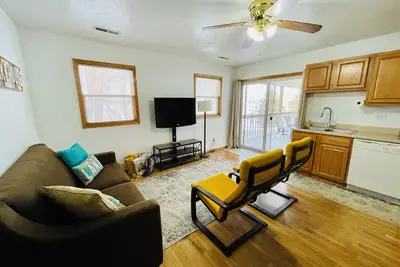 Image de Spring Valley Stays- Lake House, Covered Patio & Endless Views