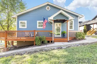 Image de Maplewood Blue - city vibe/mountain views - St. Elmo, Chattanooga